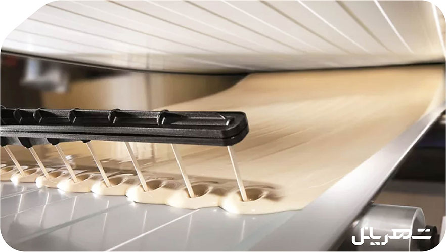 اضافه کردن فوم عایق به ساندویچ پانل